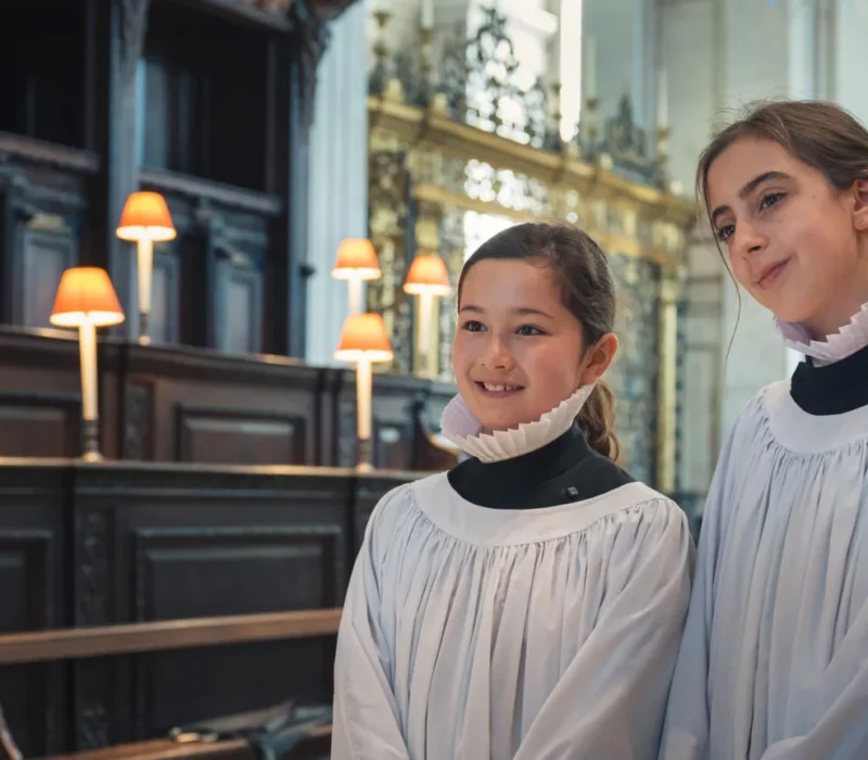 Girls join St Paul's Cathedral choir for first time
